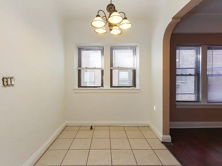 2753 Euclid Heights Blvd — Photo 10