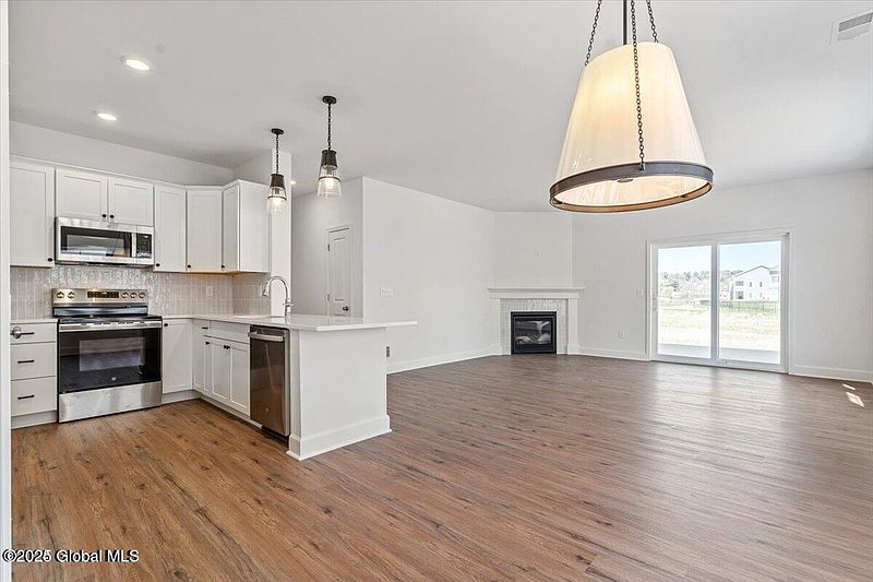 5th image of 34 Kendra Court