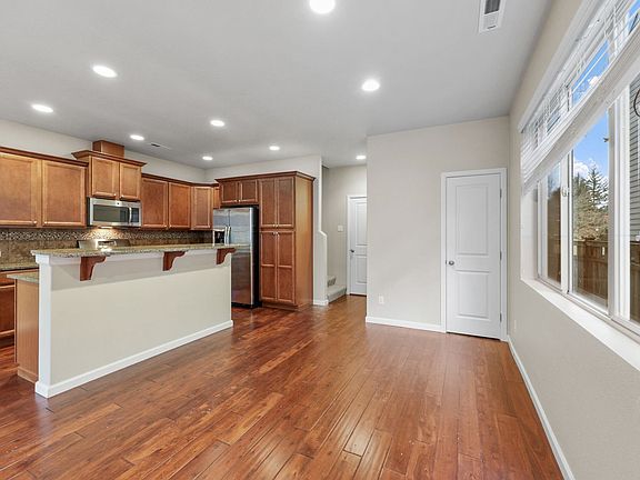 3rd image of 3239 15th Way SE