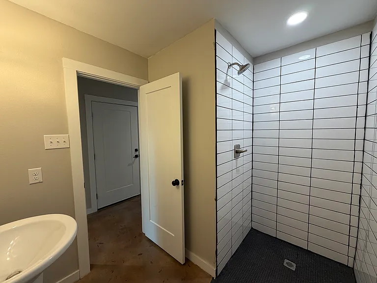 957 Woods Ave — Photo 14