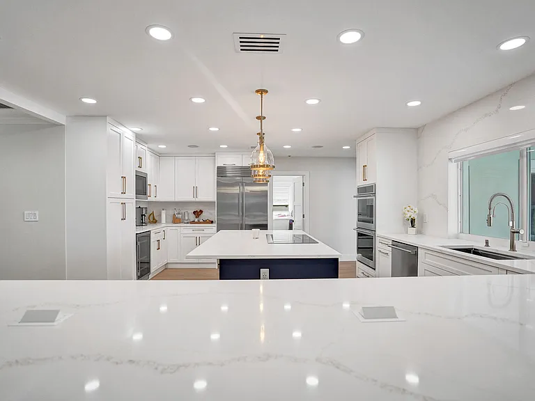 885 Nafa Dr — Photo 36