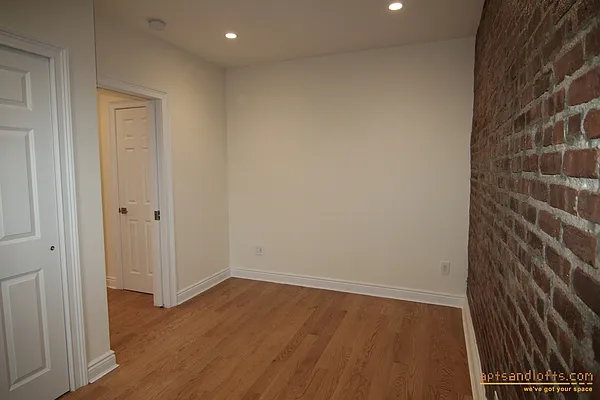 Rented by aptsandlofts.com | media 47