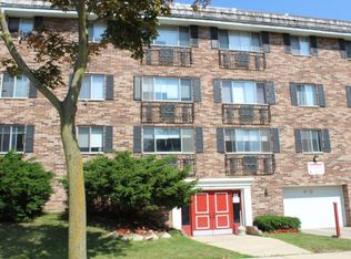 2510 N Murray Ave #209, Milwaukee, WI 53211