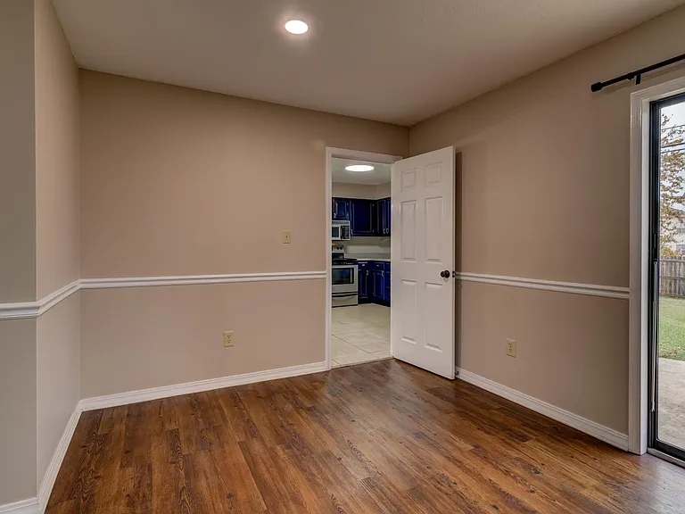 199 Lancashire Dr — Photo 17