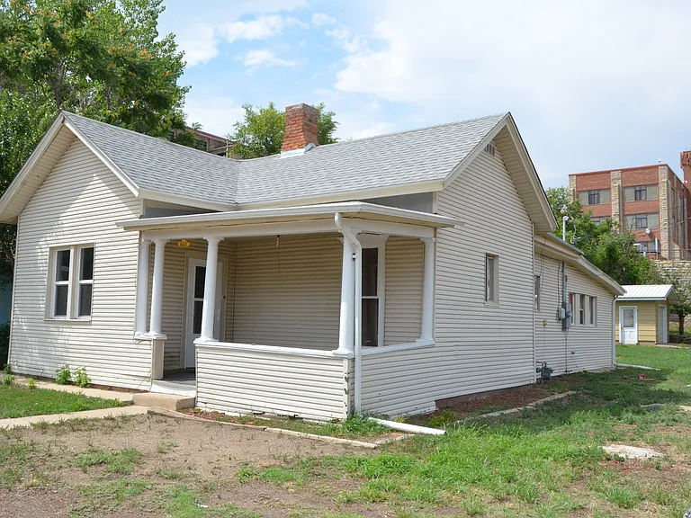 403 Park St — Photo 14