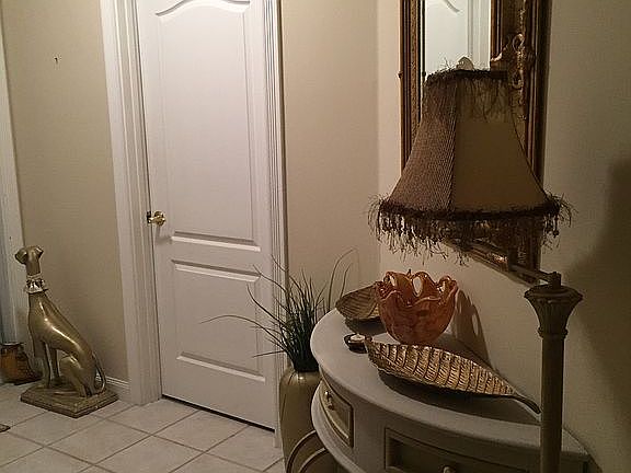 4th image of 5764 Drummond Way