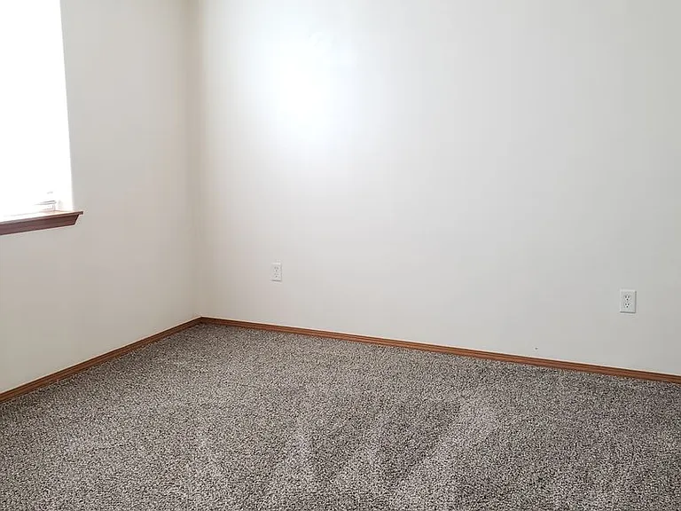 1105 N Western Ave — Photo 15