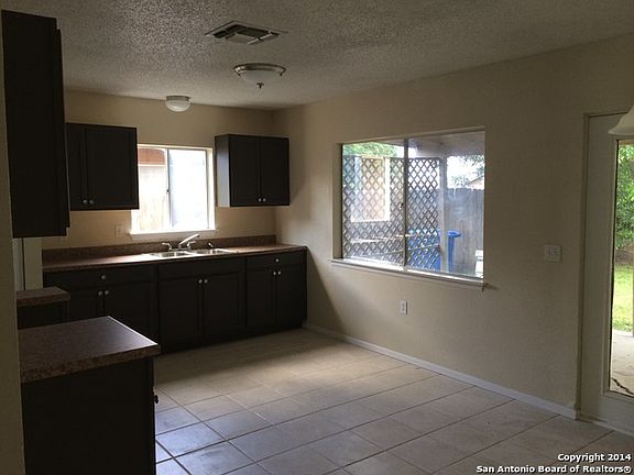 3rd image of 11815 Alamo Blanco St