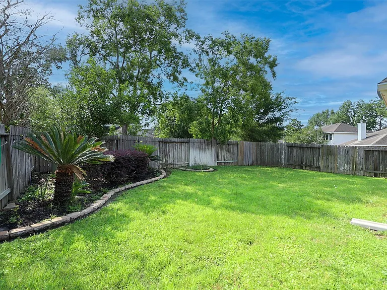 3323 Pioneer Bend Ln — Photo 41