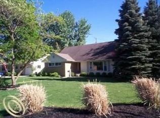 521 Brown St, Saint Clair, MI