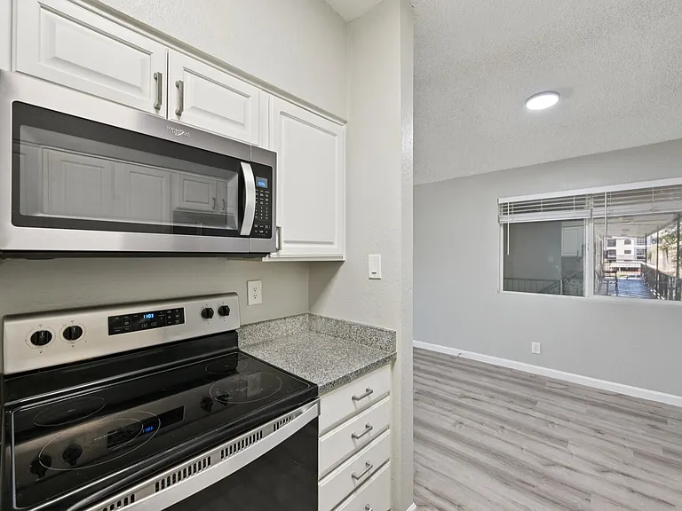 Cornell Apartments — Photo 17