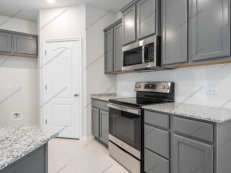 1458 Shadow Hill Ln — Photo 4