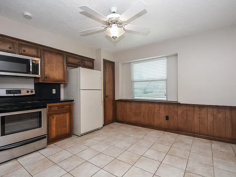 2113 Georgetown St — Photo 14