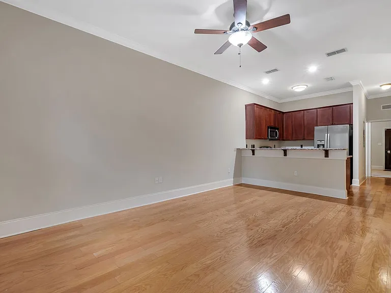 382 E Bradford Rd — Photo 5