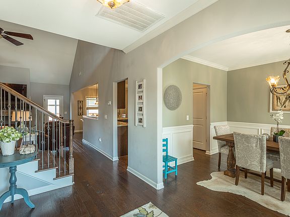 5th image of 7513 Hampstead Hall Dr