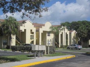 541 SW 113th Ave, Pembroke Pines, FL 33025