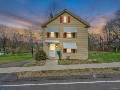 28 Center Street, Windsor Locks, CT, 06096