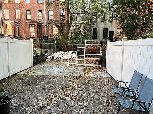 3rd image of 142 W 123rd St APT 1