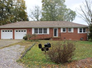 204 Cedar Hills Dr, Clinton, TN 37716