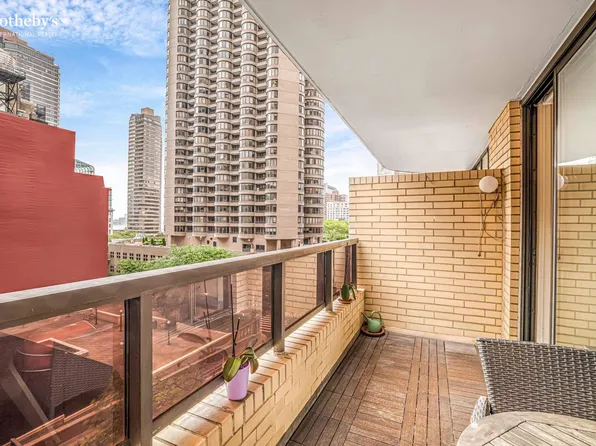 311 East 38th Street image 4 of 13