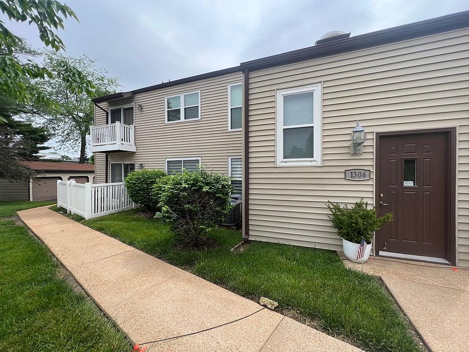 1st image of 1306 Glendale Gardens Dr APT A