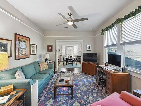 5th image of 3217-19 Cadiz St