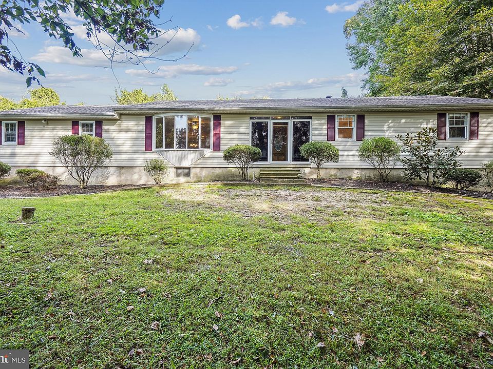 1st image of 23060 Tuckahoe Springs Dr