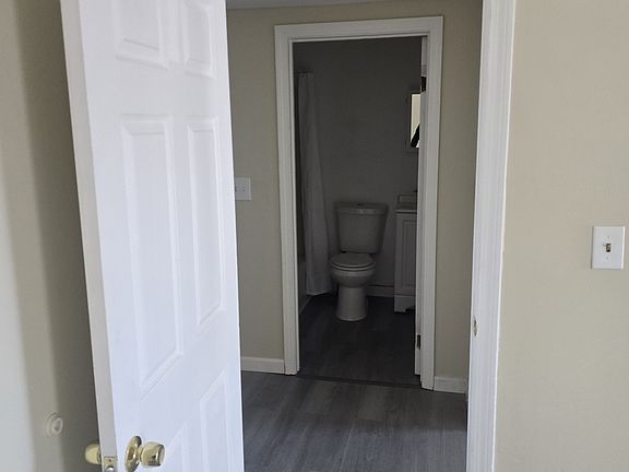 3rd image of 558 Chestnut St #560-13