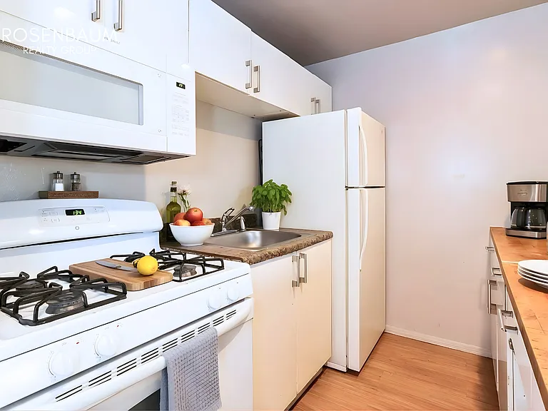 Miramonte Apartments- — Photo 7