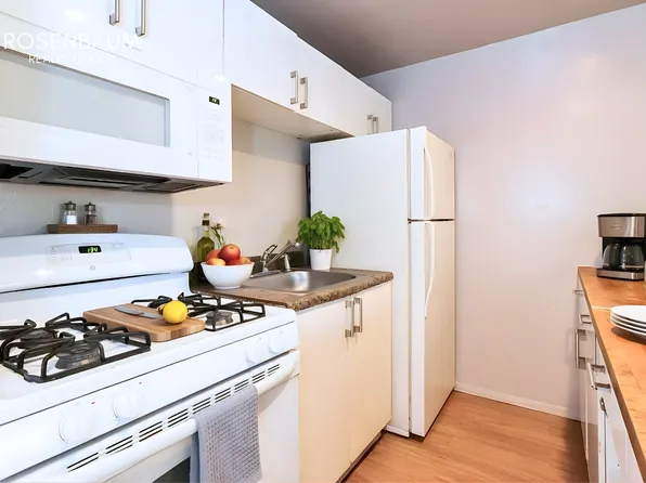 Miramonte Apartments-