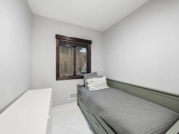 2115 Quentin Road image 10 of 25