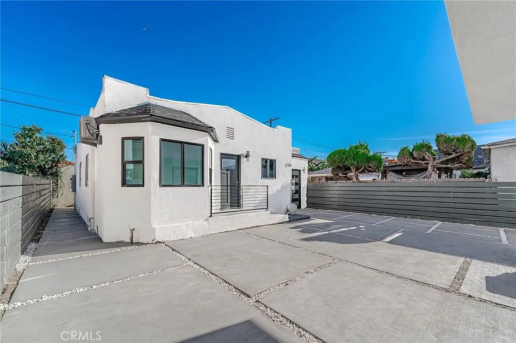 3 bed, 1030 sqft, $3,500 — Photo 1