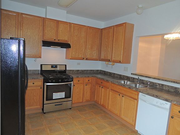 4th image of 1148 N Claremont Dr