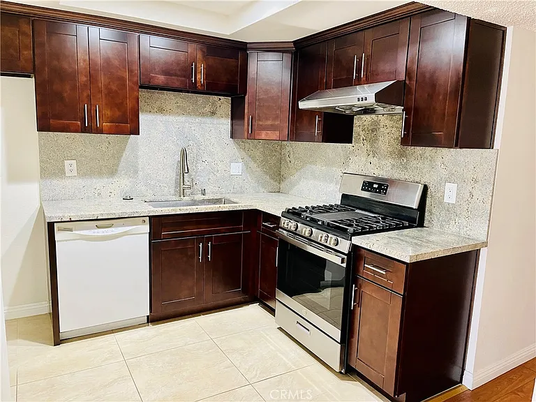 1622 Allegro Sq #J — Photo 2