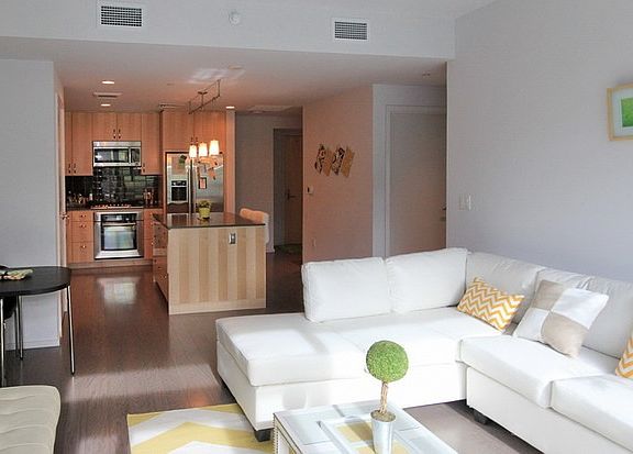 5th image of 35 E 100 S APT 409