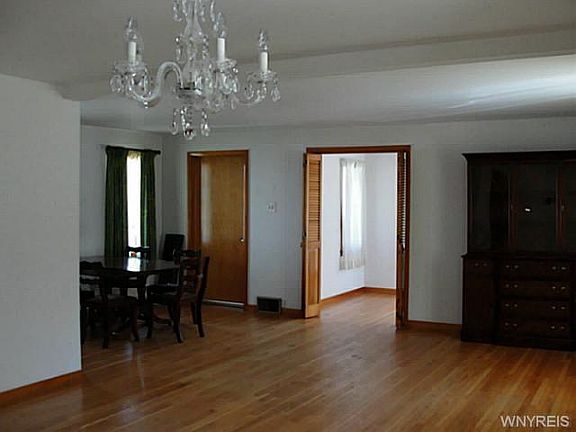 5th image of 148 Francis Ave