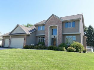 609 Lincoln Dr NE, Saint Michael, MN 55376