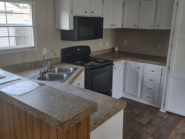 9330 Bay Pines Rd — Photo 3