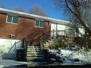 561 Glenway Dr, Akron, OH 44305