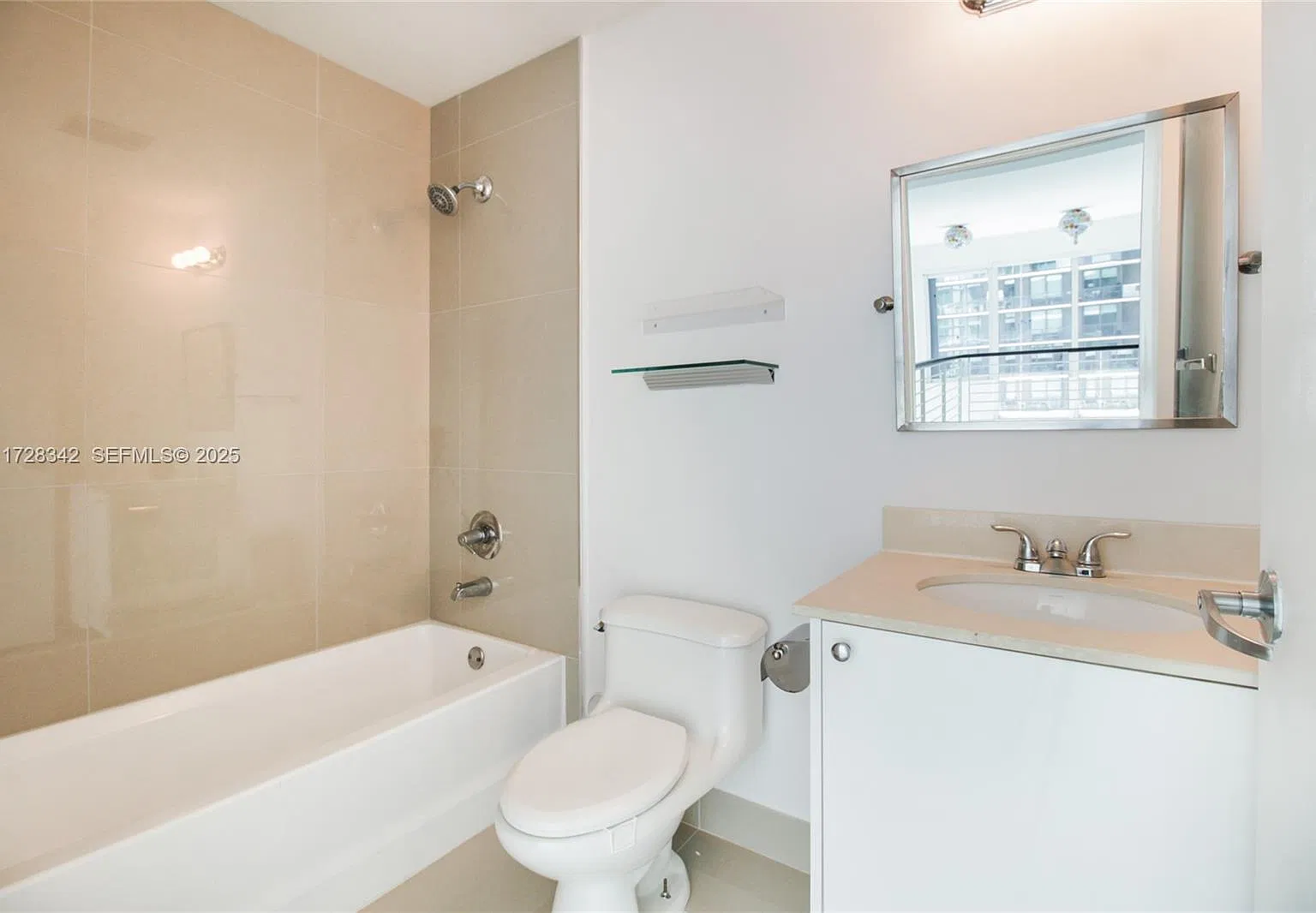1 bed, 1.5 bath, 784 sqft, $2,750 — Photo 3