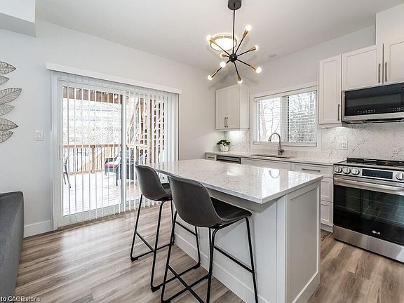 5th image of 498 Karn St