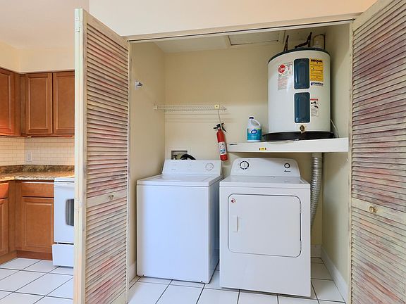 3rd image of 2959 Shore Dr Unit B