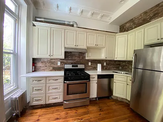 Rented by Realty Collective | media 23