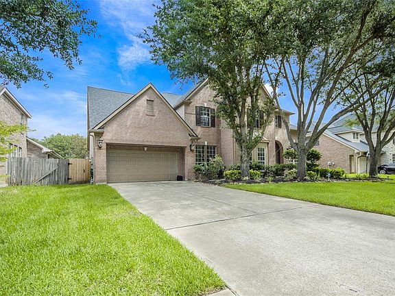 3rd image of 15514 Stable Oak Drive