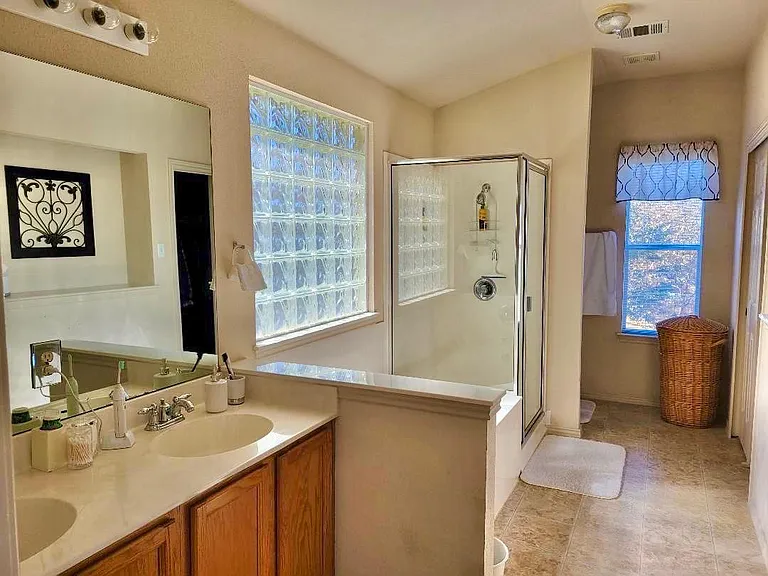 2203 Hazen Ln — Photo 7