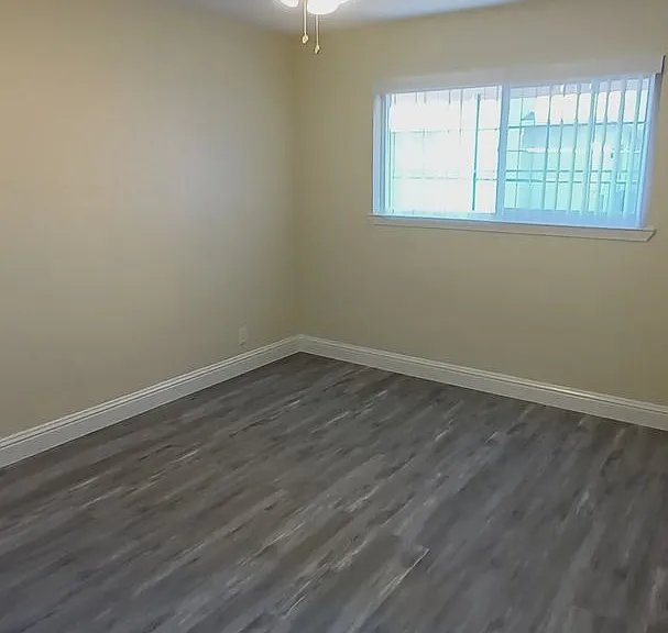 2501 Edison Ave #32 — Photo 15