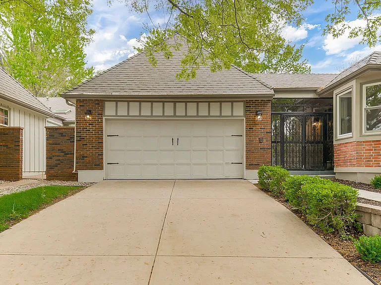 12800 Cambridge Rd — Photo 1