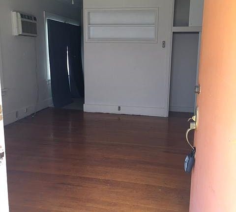 2nd image of 514 11th Ave S