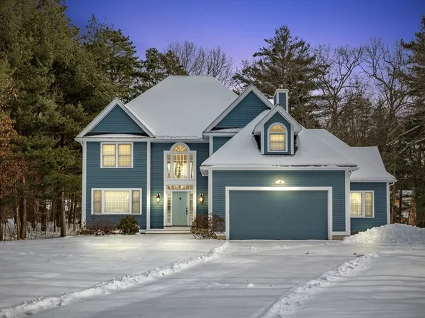 8 Woodbury Dr, Westford, MA 01886
