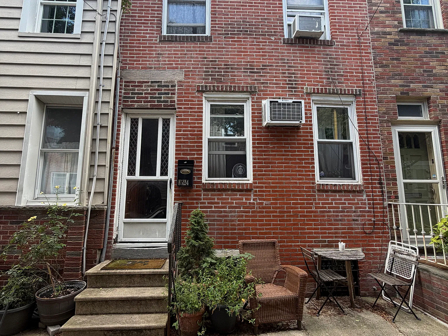2 bed, 1016 sqft, $1,750 — Photo 1
